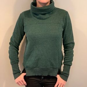 Alo Haze Green sweater